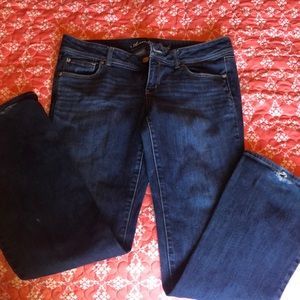 American eagle pants 💙 small tear on left bottom